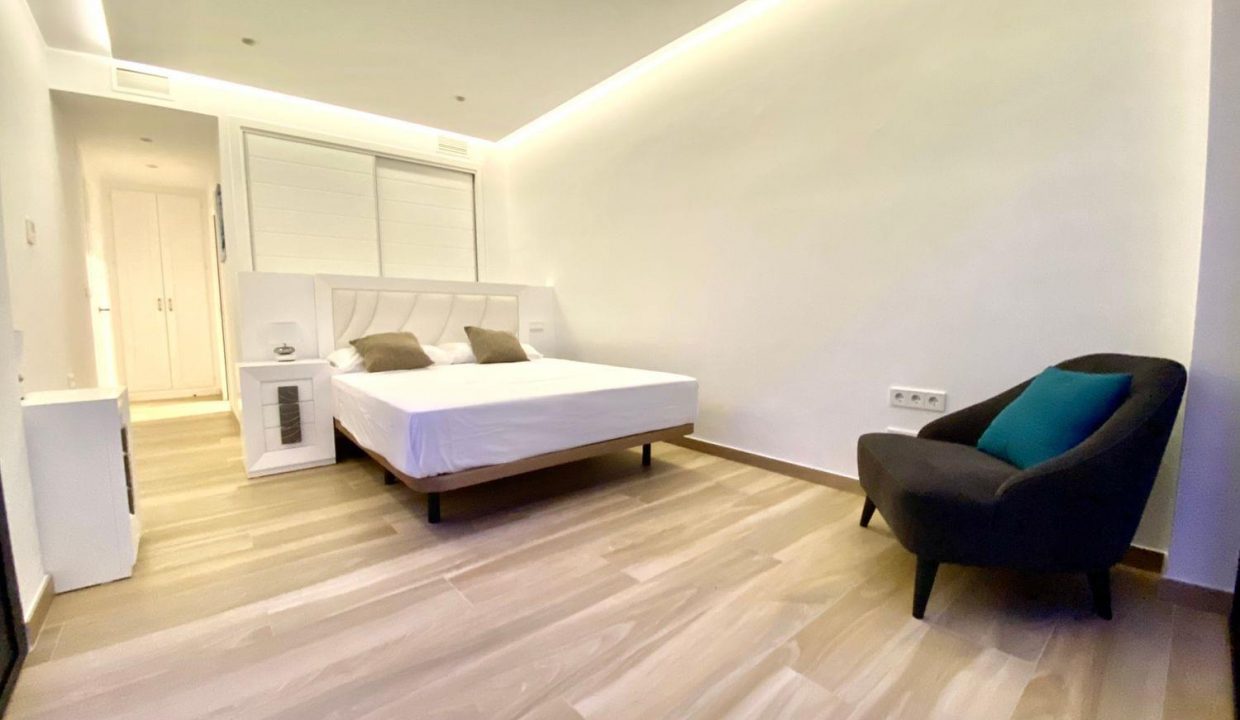 Promoción Urb. Valdemar, obra nueva en La Herradura (Revista)