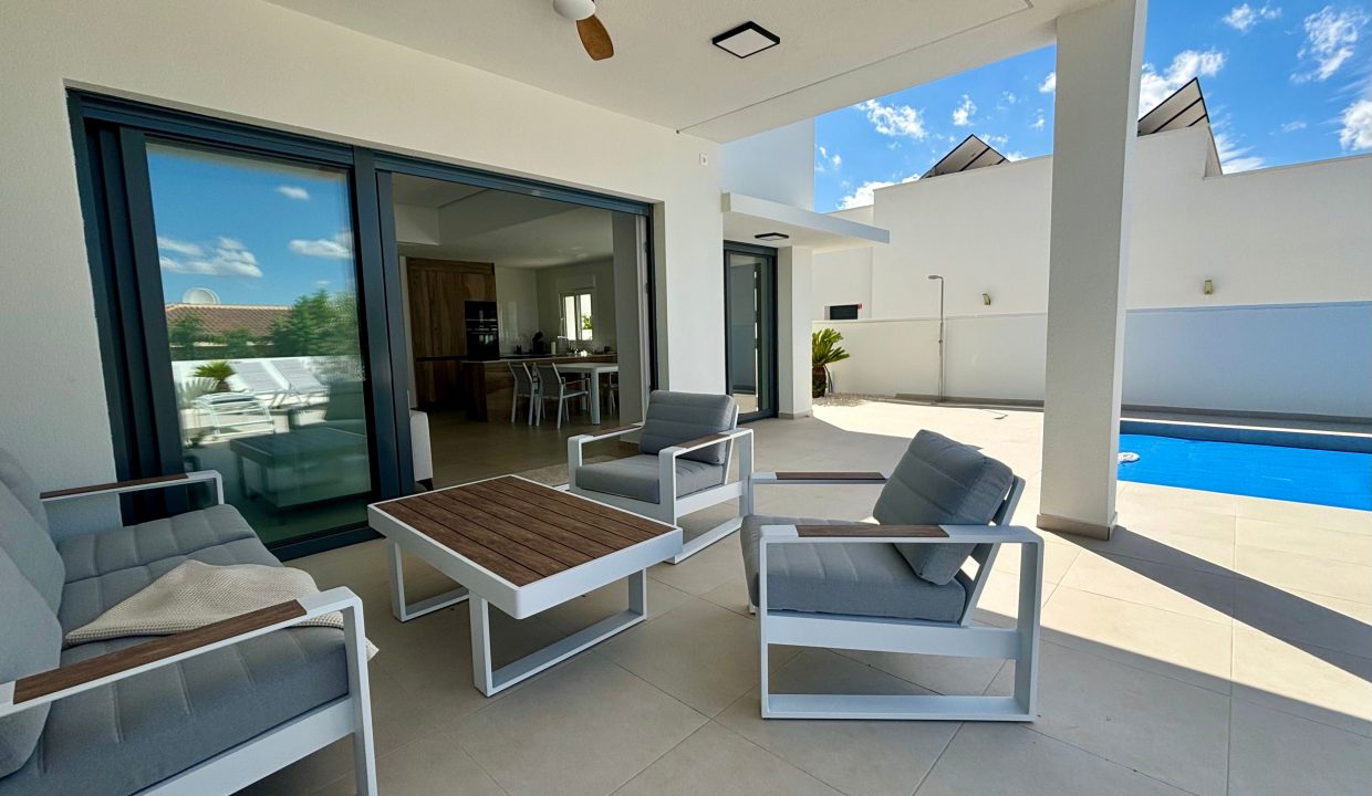 Promoción BENIJOFAR VILLAS M20, obra nueva en Alicante (Revista)