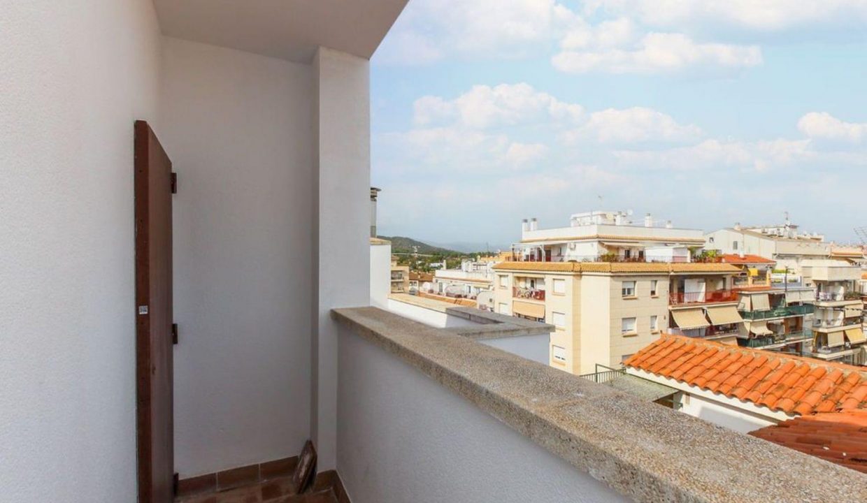 Promoción Edificio en Av Tanca de la Plana, obra nueva en el Vendrell (Revista)