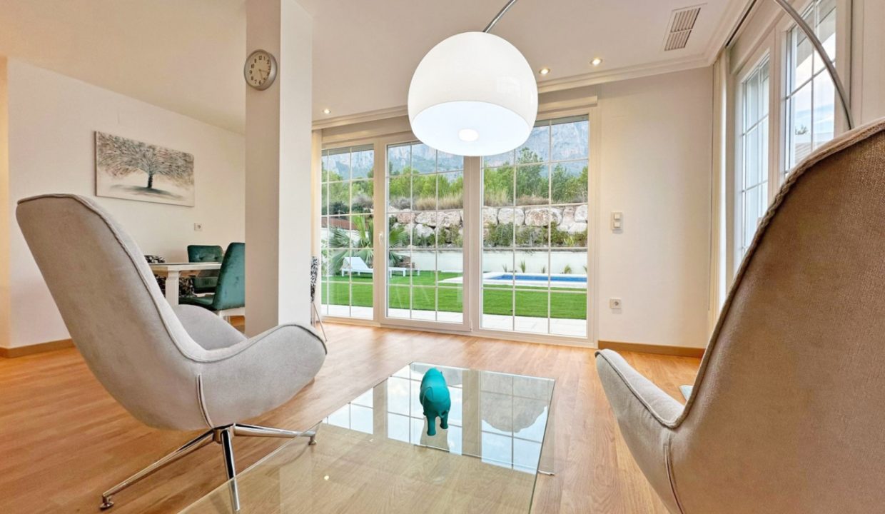 Promoción Encantador chalet independiente, obra nueva en Chirles (Revista)