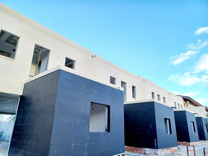 Promoción Residencial Puerta de Alcantara, obra nueva en Olías del Rey (Revista)