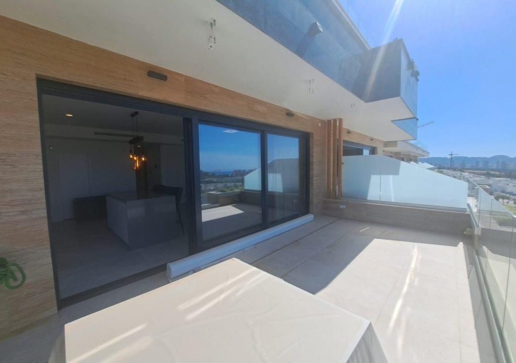 Promoción Apartamento moderno con terraza soleada, obra nueva en Finestrat (Revista)
