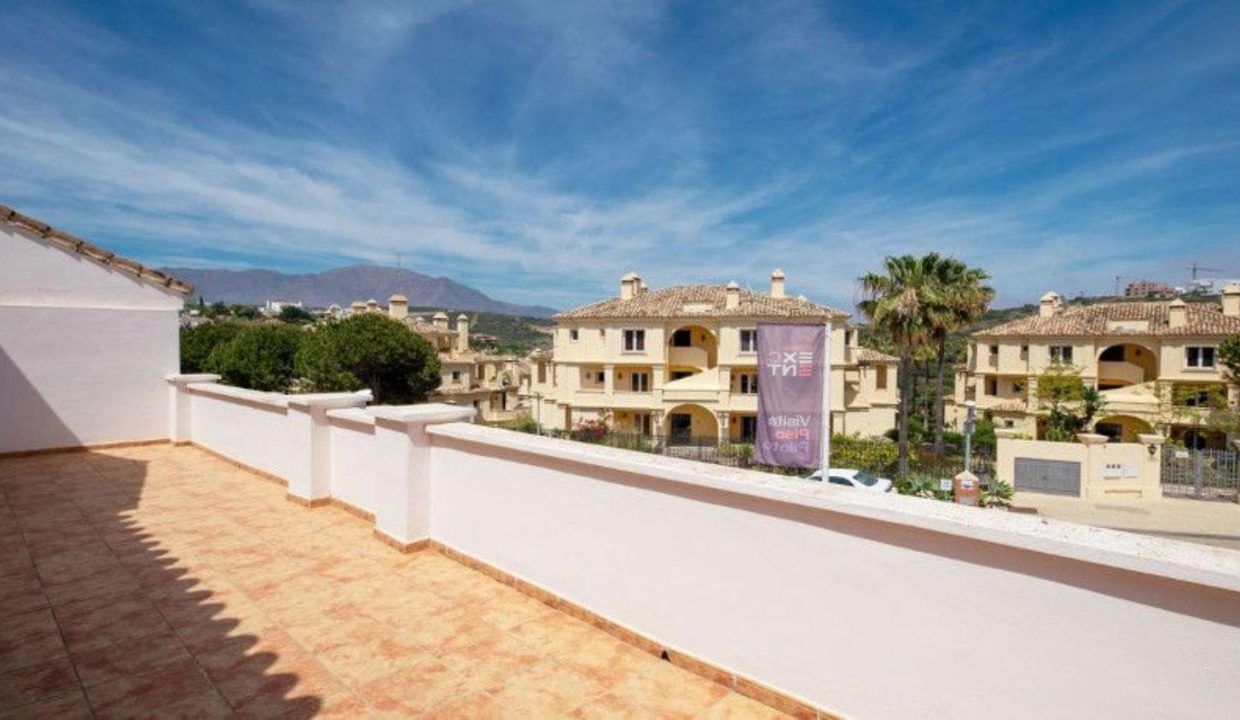 Promoción Casares Hills, obra nueva en Casares (Revista)