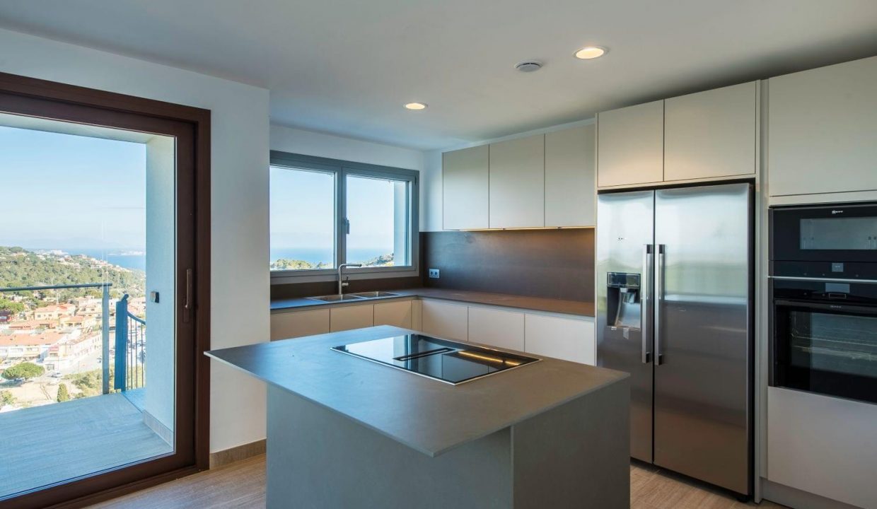 Promoción Villas del Sol Begur, obra nueva en Begur (Revista)