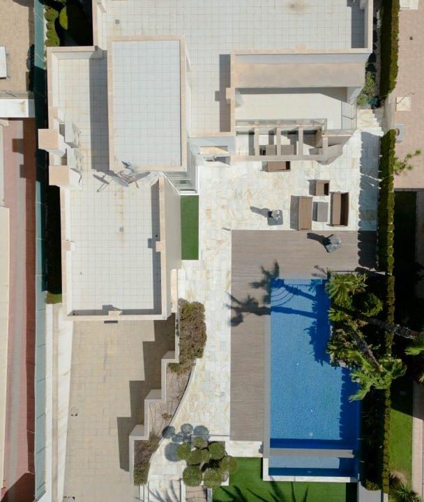 Promoción Villa de lujo cerca del mar, obra nueva en Torrevieja (Revista)