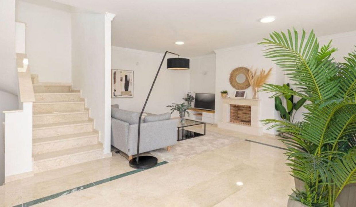 Promoción Casares Hills, obra nueva en Casares (Revista)