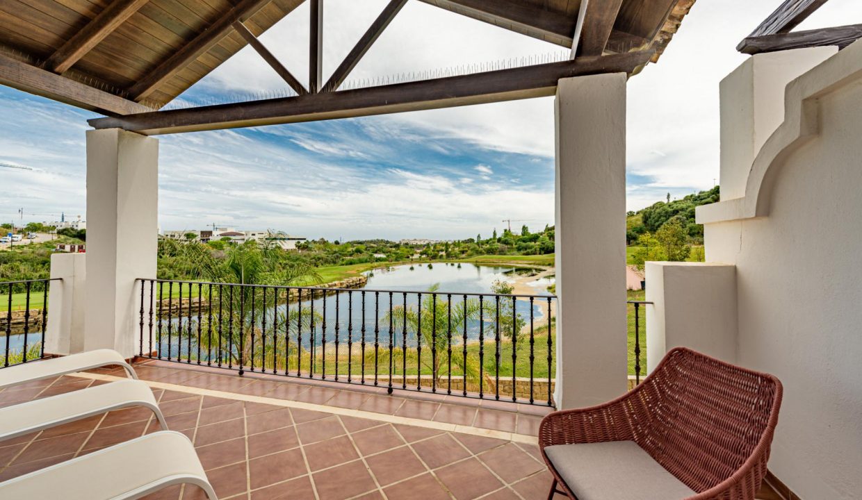 Promoción AZATA GOLF VILLAS, obra nueva en Estepona (Revista)