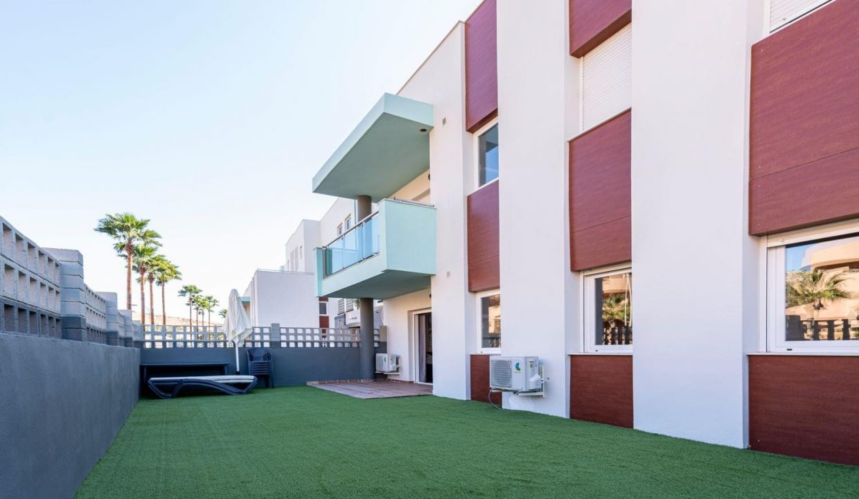 Promoción Palm Beach Golf Almerilmar, obra nueva en Almerimar (Revista)