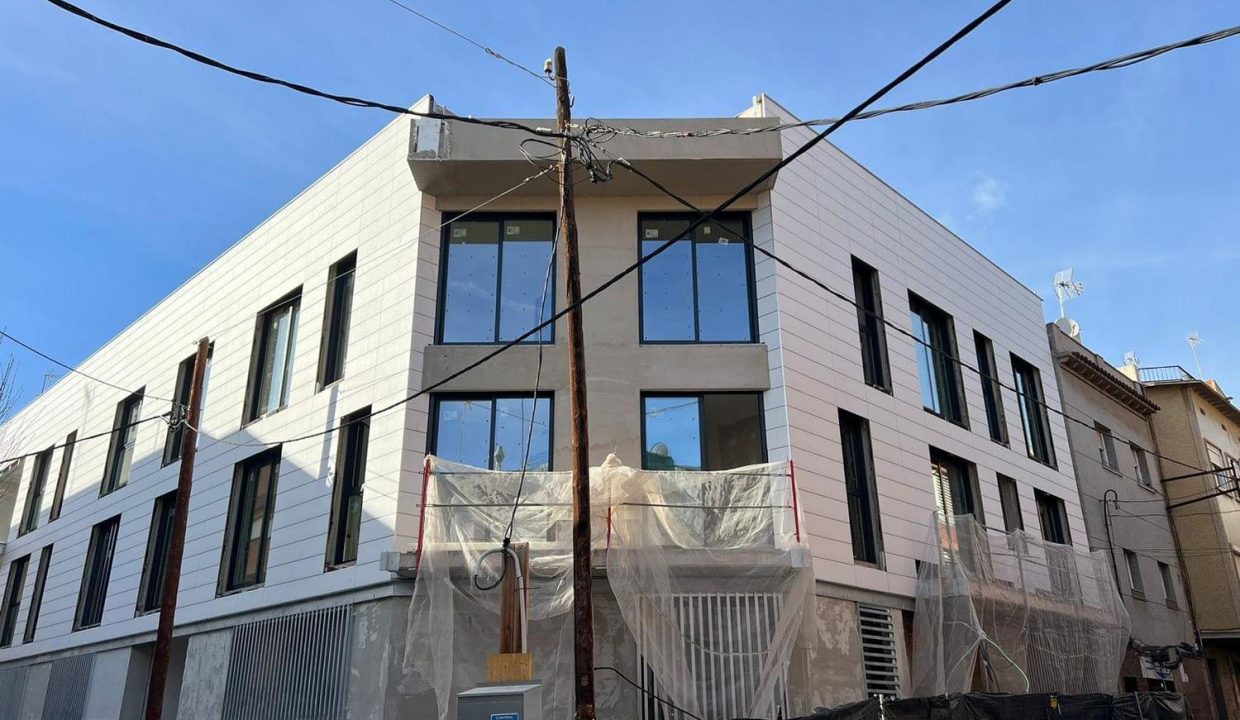 Promoción CAMPFASO, obra nueva en Cornellà de Llobregat (Revista)