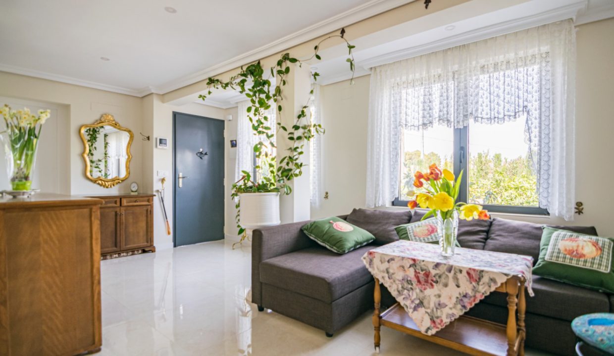 Promoción Villa con maravilloso jardín, obra nueva en l'Albir (Revista)