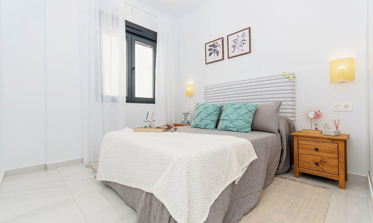 Promoción Casas Blancas de Vistabella, obra nueva en Entrenaranjos (Revista)