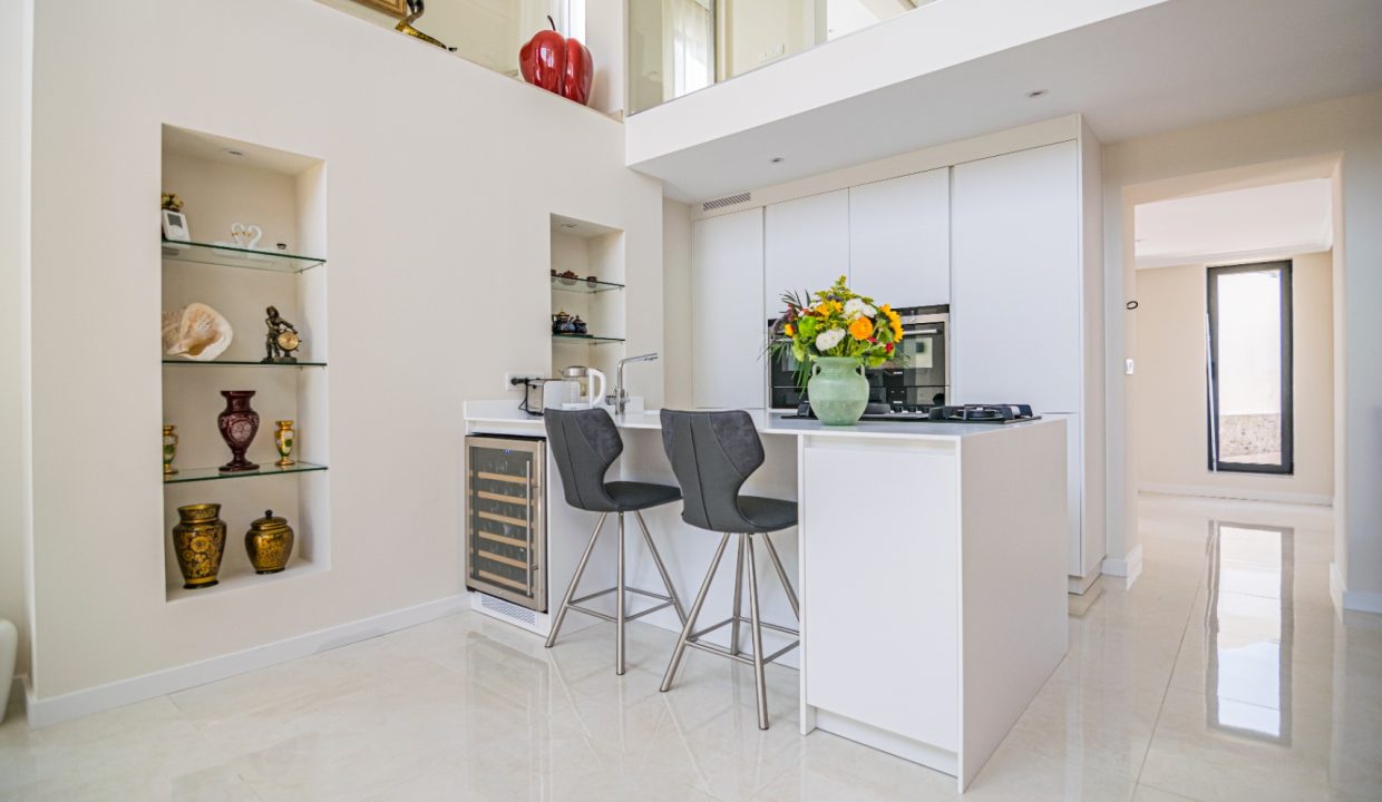 Promoción Villa con maravilloso jardín, obra nueva en l'Albir (Revista)