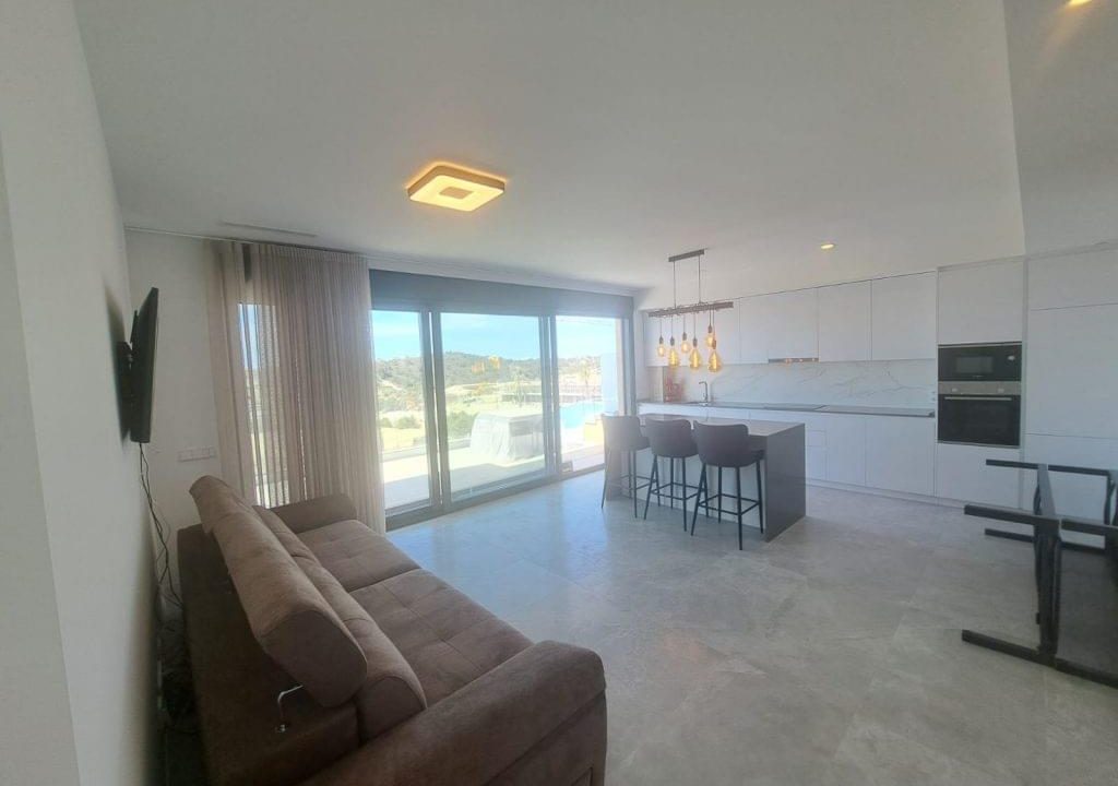Promoción Apartamento moderno con terraza soleada, obra nueva en Finestrat (Revista)