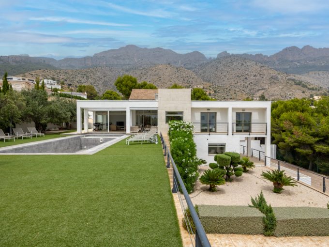 Promoción Impresionante villa con vistas panorámicas, obra nueva en Altea (Revista)