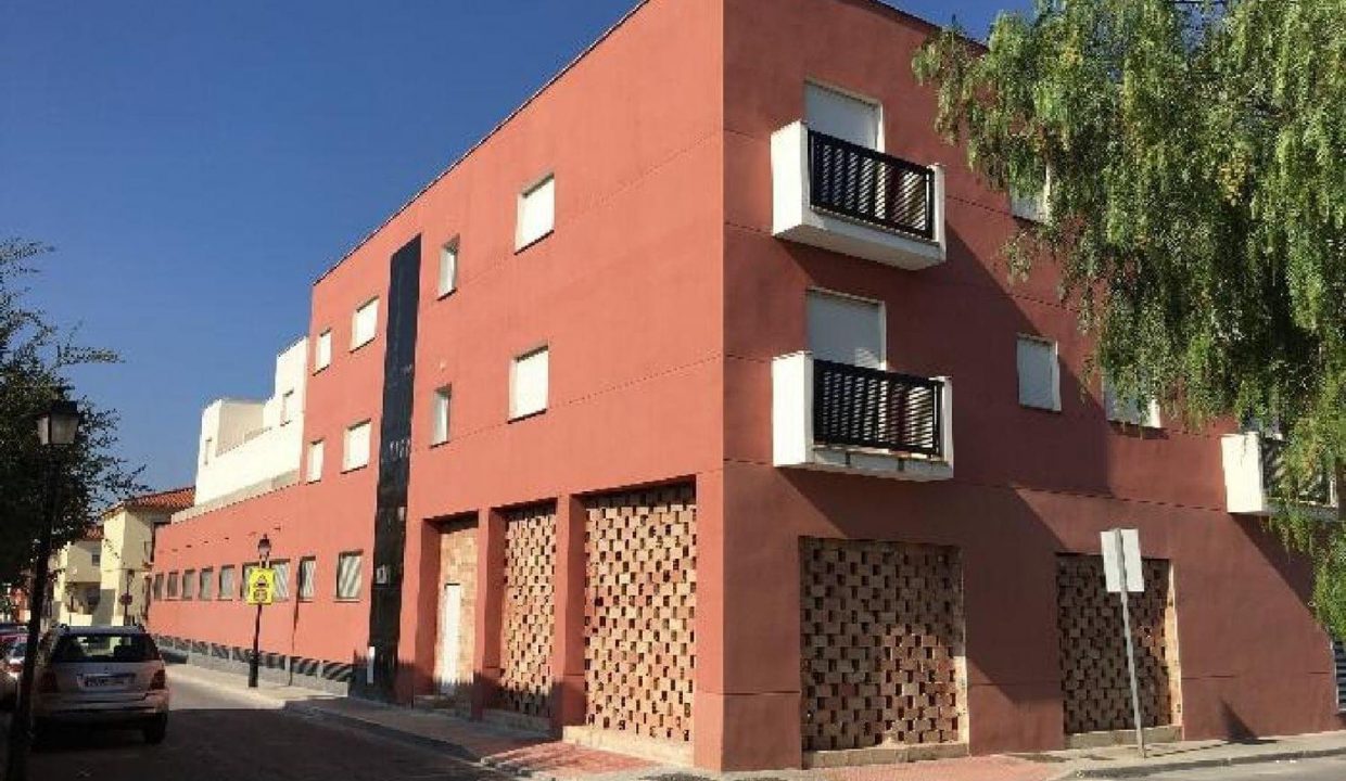 Promoción RESIDENCIAL CARLOS CANO, obra nueva en Urbanización "Cuesta de los chinos" (Revista)