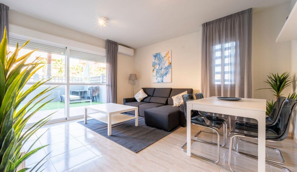 Promoción Palm Beach Golf Almerilmar, obra nueva en Almerimar (Revista)