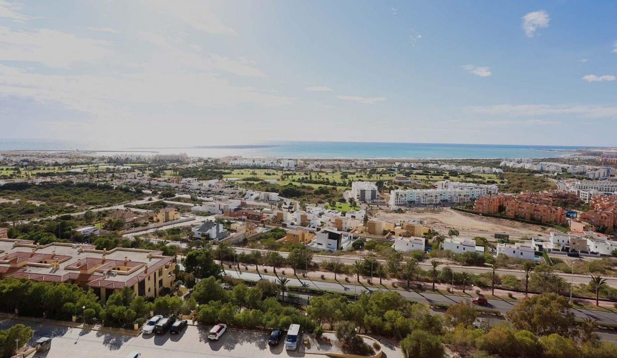 Promoción Palm Beach Golf Almerilmar, obra nueva en Almerimar (Revista)