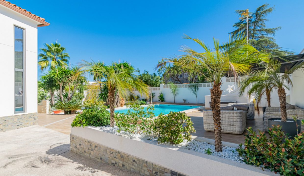Promoción Villa con maravilloso jardín, obra nueva en l'Albir (Revista)