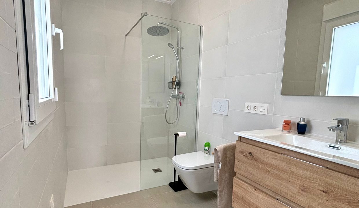 Promoción BENIJOFAR VILLAS M20, obra nueva en Alicante (Revista)