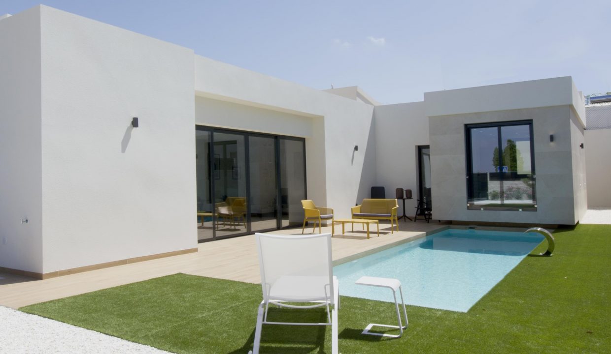 Promoción Villas Maestras, obra nueva en Rojales (Revista)