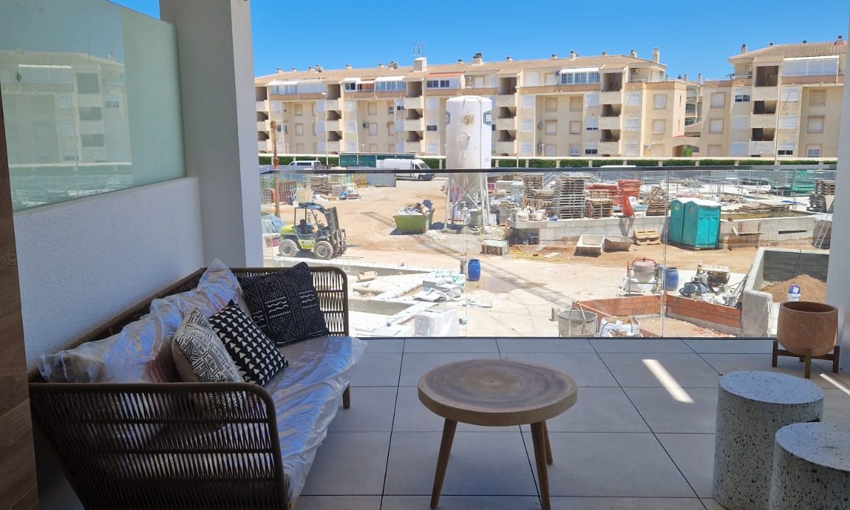 Promoción Residencial L´Estanyo Villa Romana, obra nueva en Denia (Revista)
