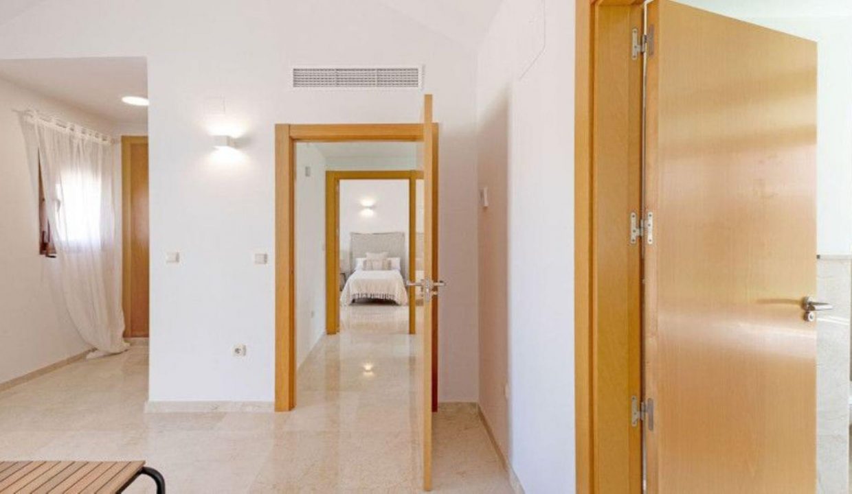 Promoción Casares Hills, obra nueva en Casares (Revista)