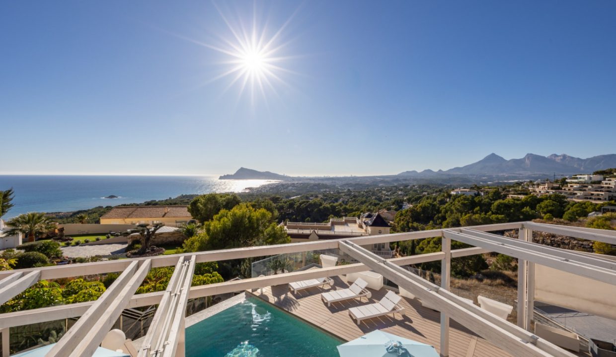 Promoción Villa con imponentes vistas a la bahía, obra nueva en Altea (Revista)