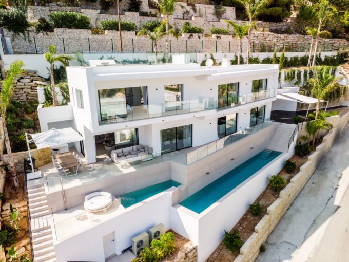 Promoción Villa excepcional en la prestigiosa zona de Mar Azul, obra nueva en Jávea (Revista)
