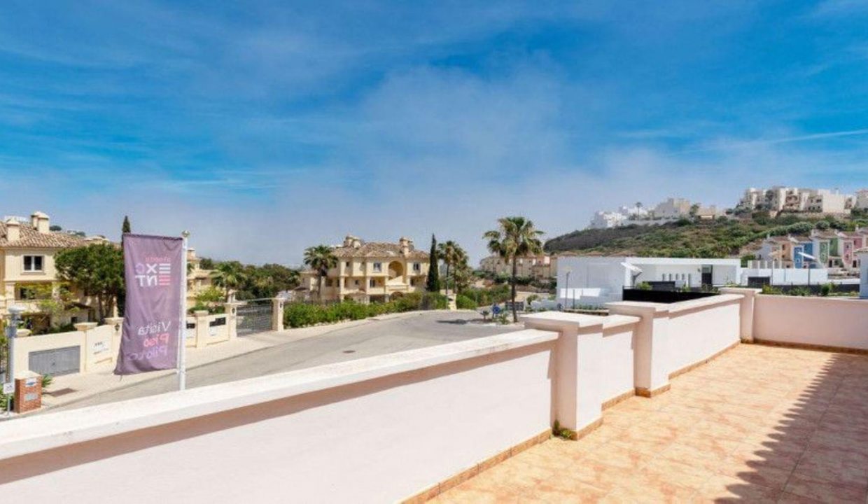 Promoción Casares Hills, obra nueva en Casares (Revista)