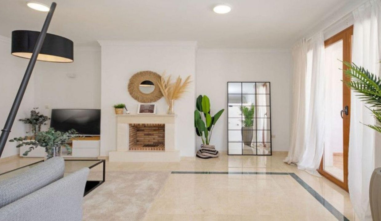 Promoción Casares Hills, obra nueva en Casares (Revista)