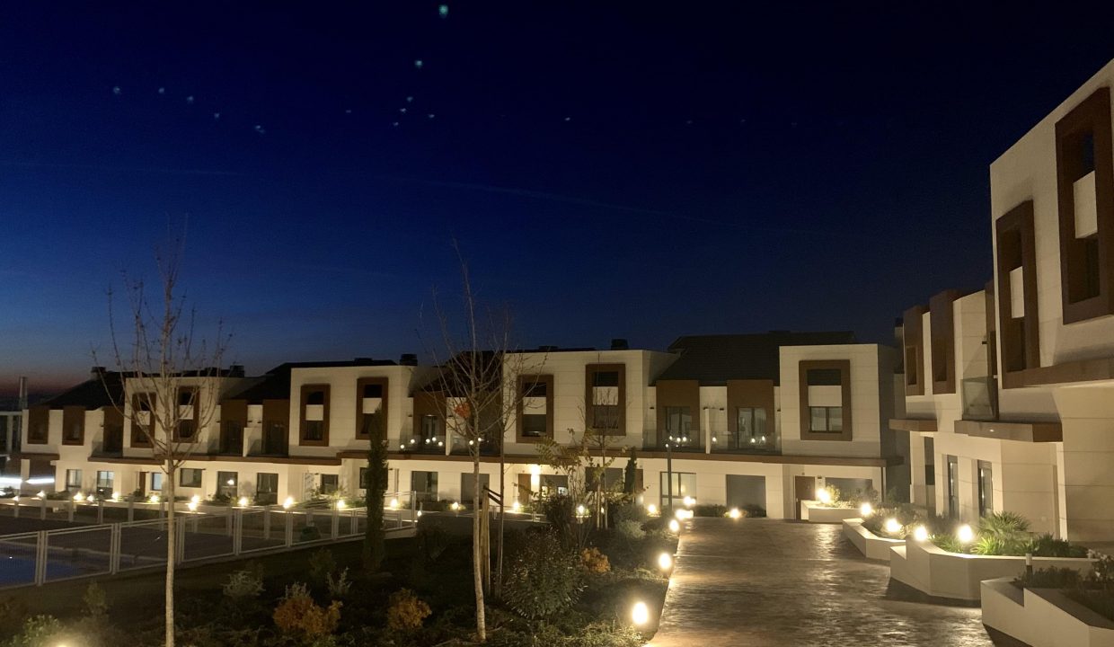 Promoción Villas del Mirabal 3, obra nueva en Boadilla del Monte (Revista)