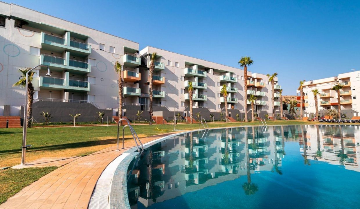 Promoción Palm Beach Golf Almerilmar, obra nueva en Almerimar (Revista)