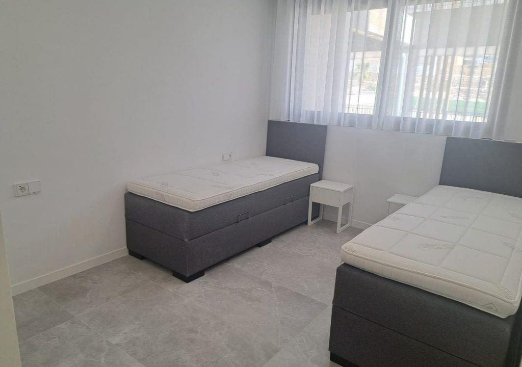 Promoción Apartamento moderno con terraza soleada, obra nueva en Finestrat (Revista)