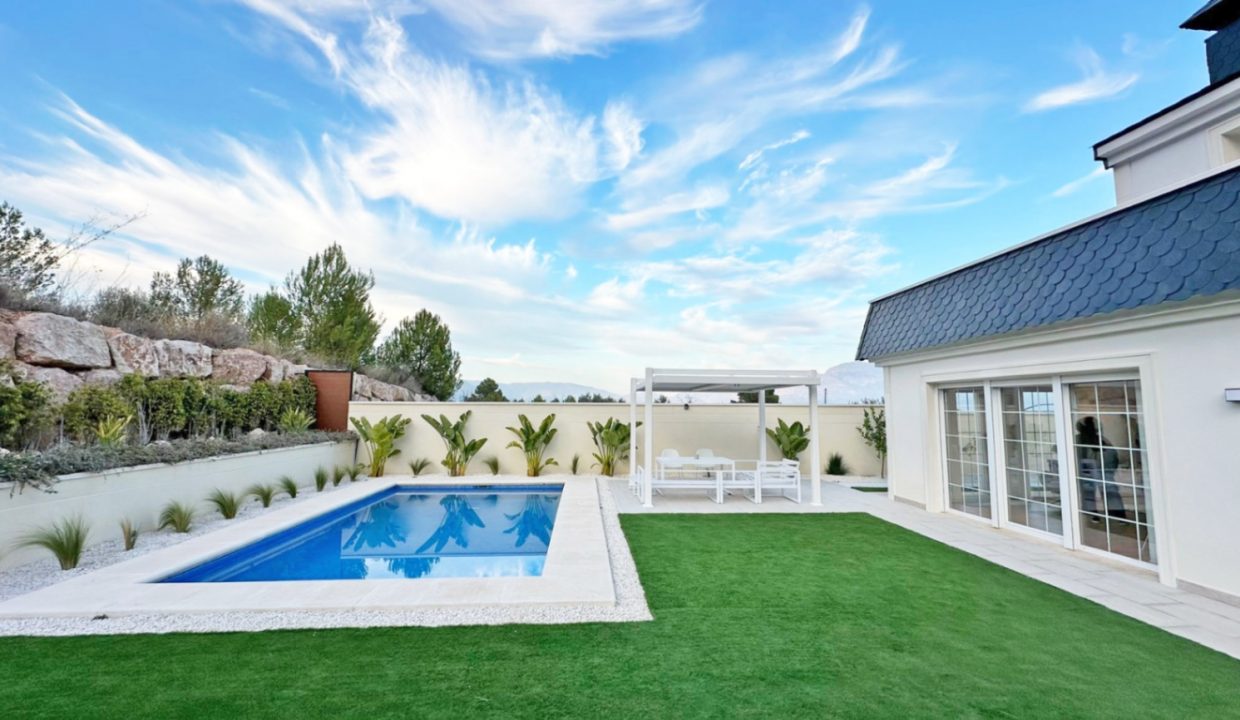 Promoción Encantador chalet independiente, obra nueva en Chirles (Revista)