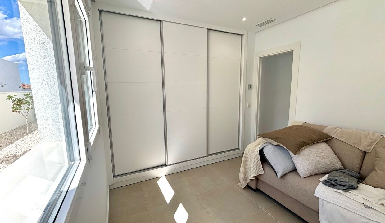 Promoción BENIJOFAR VILLAS M20, obra nueva en Alicante (Revista)
