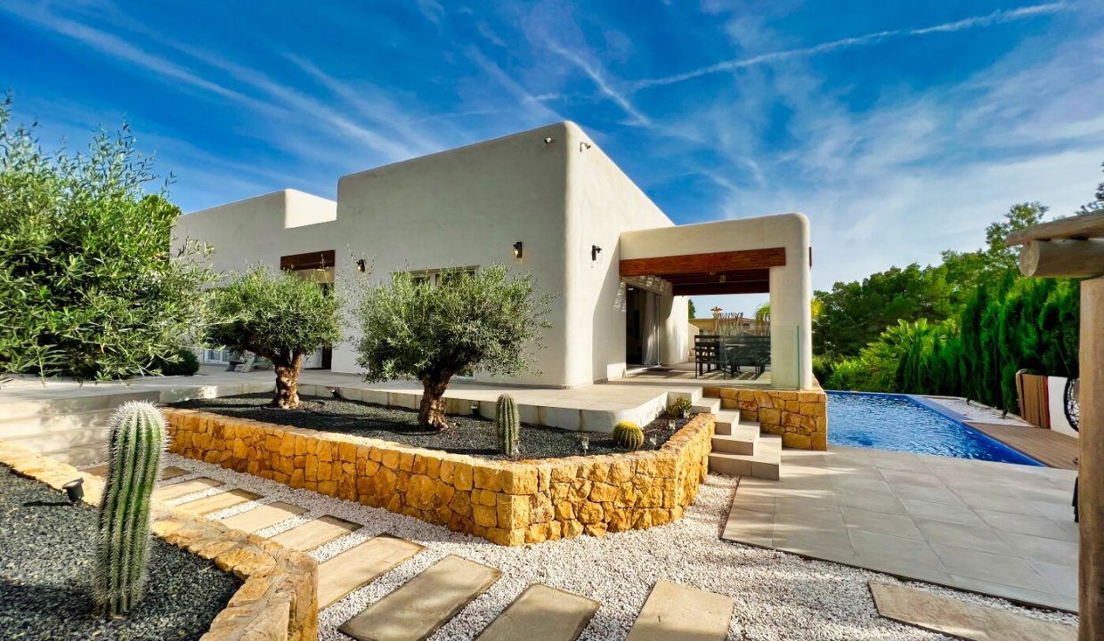 Promoción Maravilloso chalet de estilo ibicenco, obra nueva en Altea (Revista)