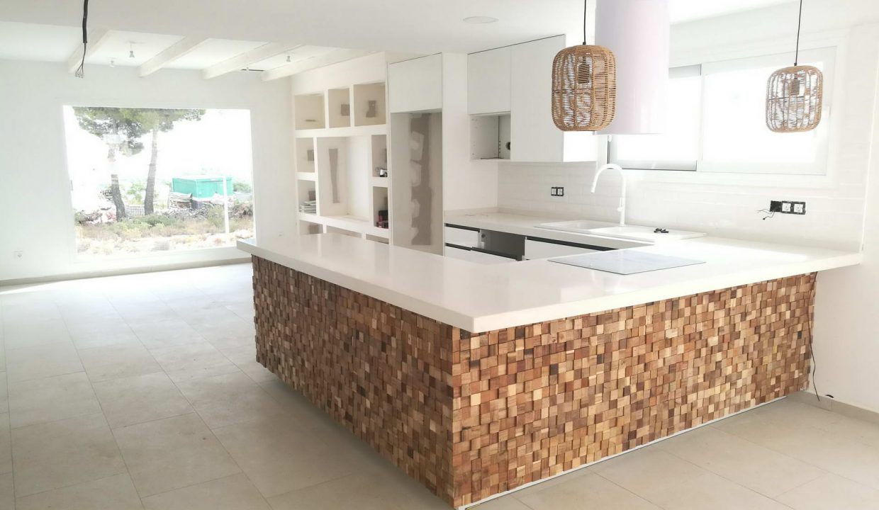 Promoción Encantadora residencia de estilo ibicenco, obra nueva en Chirles (Revista)