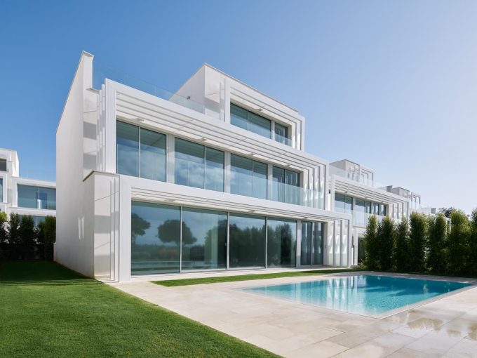 Promoción La Finca, obra nueva en San Roque (Revista)
