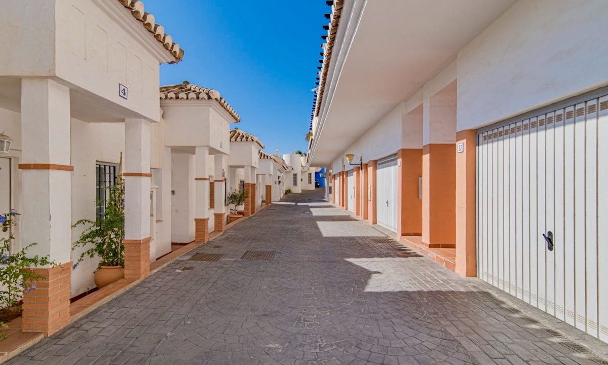 Вторичный Таунхаус в Marina del Este