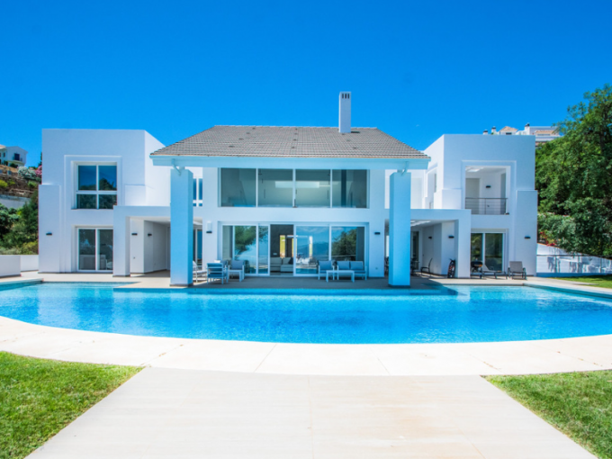 Promoción Modernísima villa: tecnología, lujo, comodidad, obra nueva en La Mairena (Revista)