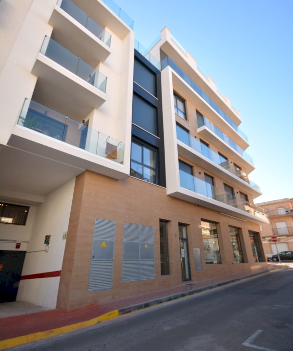 Promoción Edificio Roqueta, obra nueva en Guardamar del Segura (Revista)