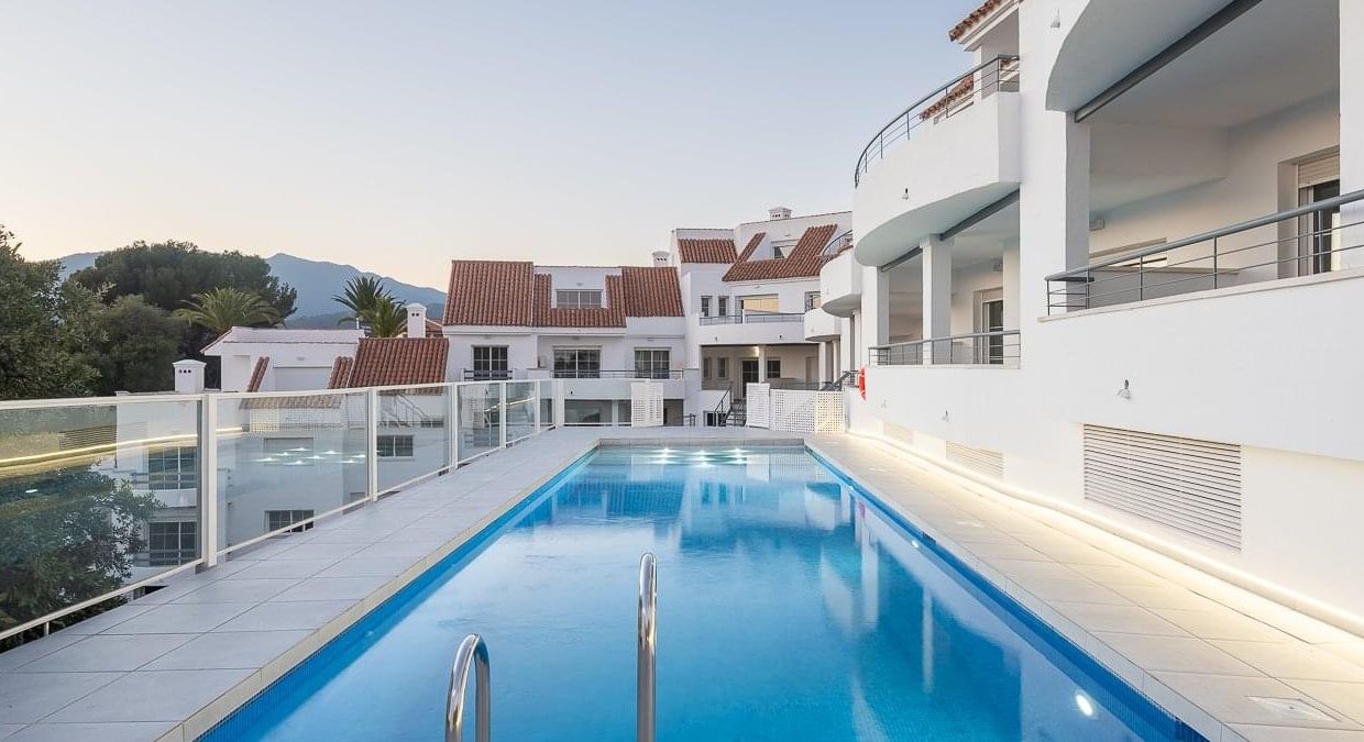 Promoción Culmia Blue Views Istán, obra nueva en Balcones del Lago (Revista)