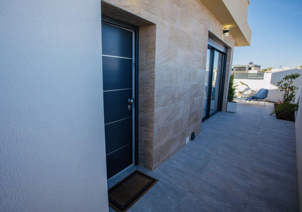 Promoción ALBA SALINA F3,F4,F5, obra nueva en Los Montesinos (Revista)