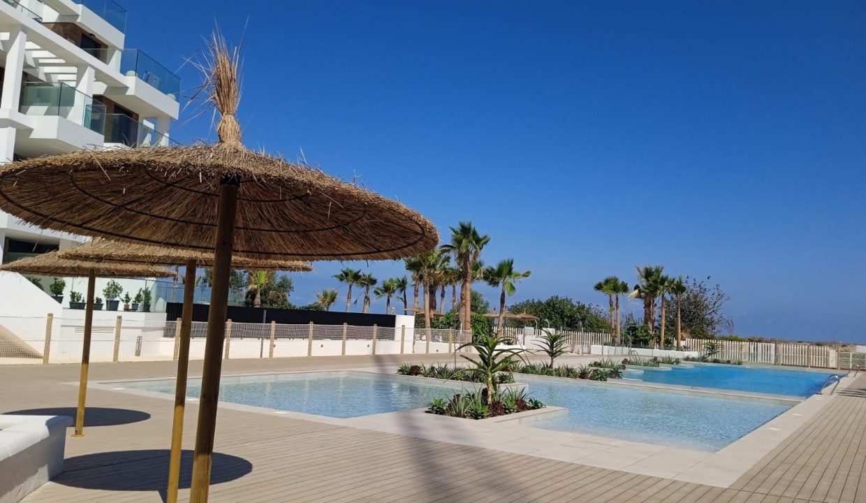 Promoción Residencial L´Estanyo Villa Romana, obra nueva en Denia (Revista)