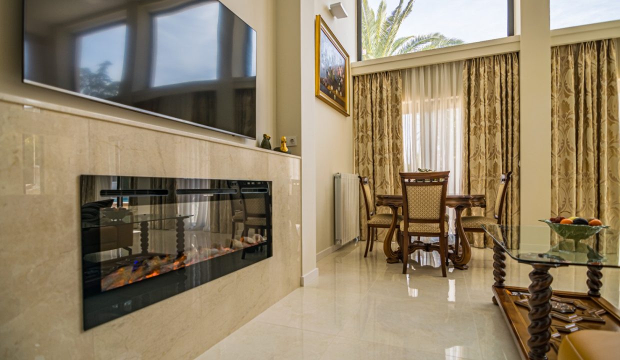 Promoción Villa con maravilloso jardín, obra nueva en l'Albir (Revista)