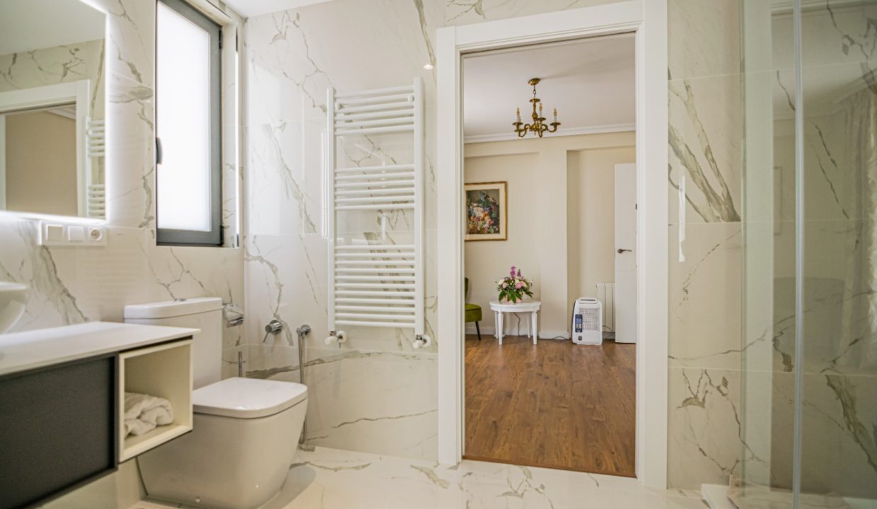 Promoción Villa con maravilloso jardín, obra nueva en l'Albir (Revista)