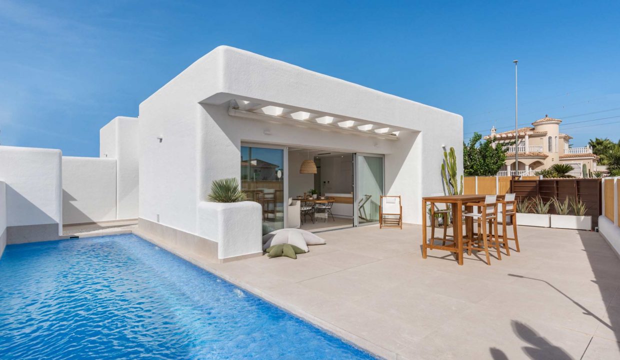 Promoción RESIDENSIAL SANTORINI VILLAS, obra nueva en Dolores (Revista)