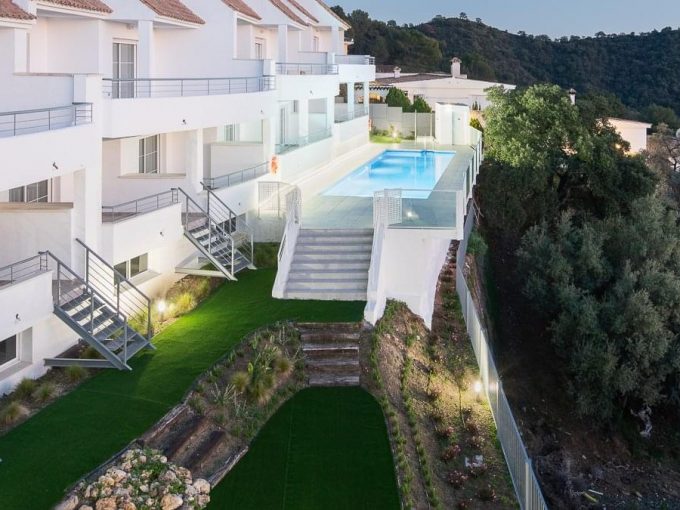 Promoción Culmia Blue Views Istán, obra nueva en Balcones del Lago (Revista)