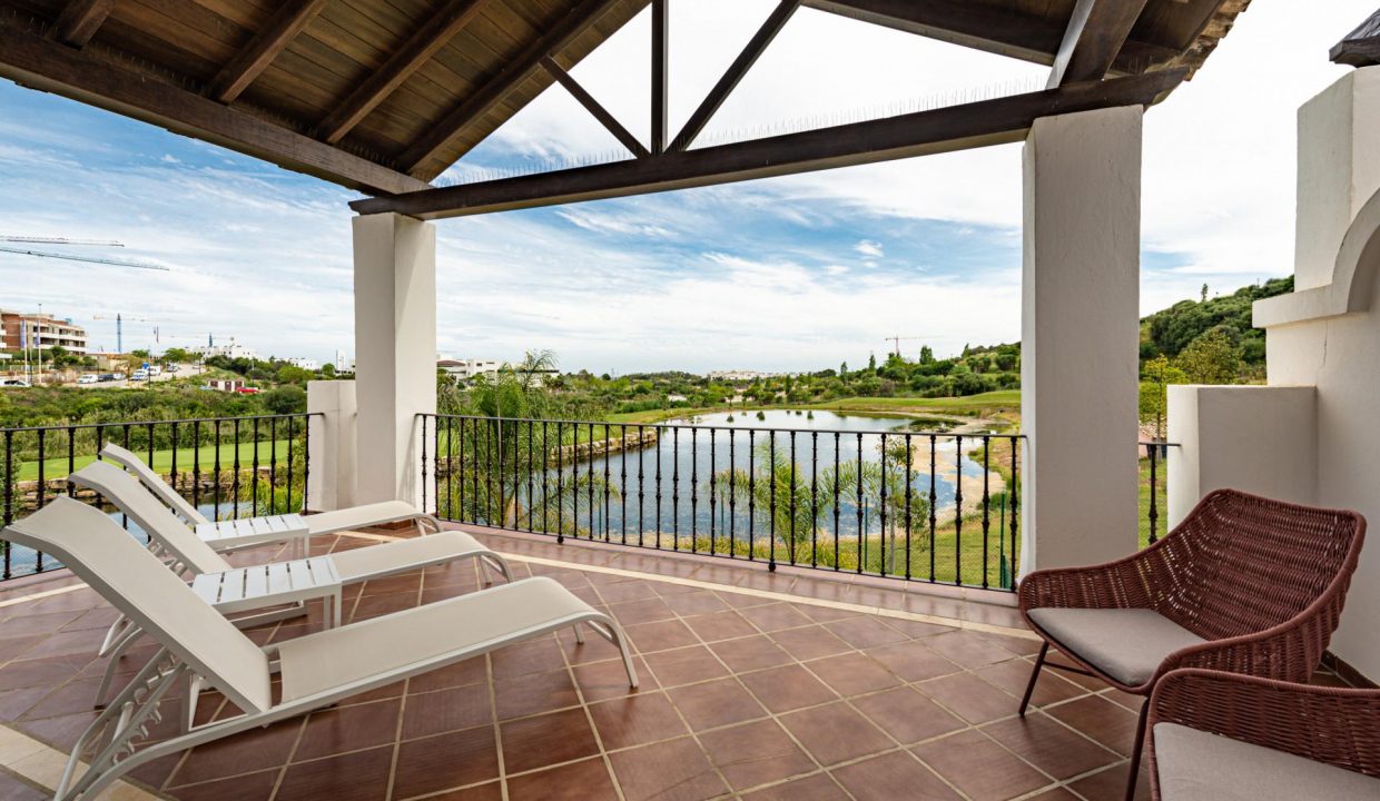 Promoción AZATA GOLF VILLAS, obra nueva en Estepona (Revista)