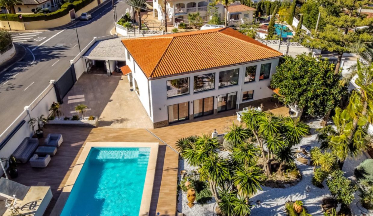 Promoción Villa con maravilloso jardín, obra nueva en l'Albir (Revista)